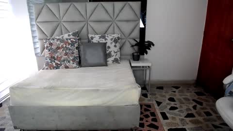  Nina  online show from 01/15/25, 08:37