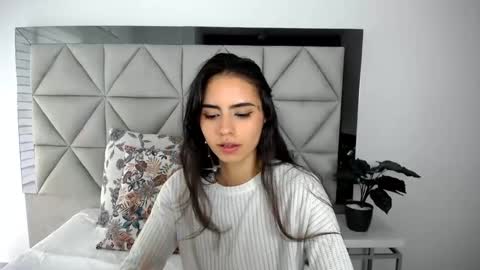  Nina  online show from 02/05/25, 09:07