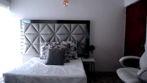  Nina  online show from 02/08/25, 09:57