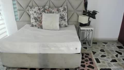  Nina  online show from 10/14/25, 08:31