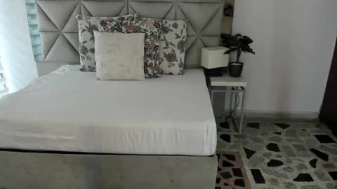  Nina  online show from 10/16/25, 08:32