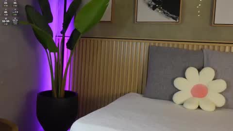 NINA online show from 03/18/26, 12:41