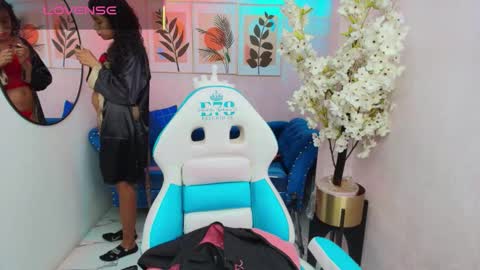 Snapshot of nina_willyams chatting on 01/18/26, 03:43 Nina online show from 01/18/26, 03:43