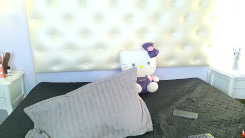 Snapshot of ninaavelvett chatting on 06/11/26, 12:58 Nina online show from 06/11/26, 12:58