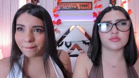 Snapshot of ninablooms01 chatting on 10/25/25, 11:32 Nina online show from 10/25/25, 11:32