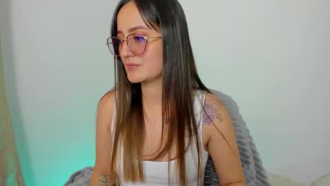 Nina online show from 09/20/25, 07:59