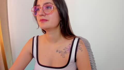 Nina online show from 09/23/25, 12:08