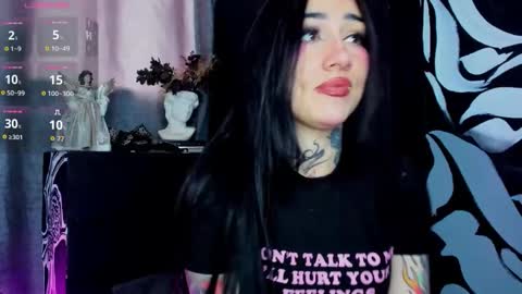 Snapshot of ninadanger chatting on 12/22/25, 03:42 Heyyy guys Im Ninas crazy online show from 12/22/25, 03:42