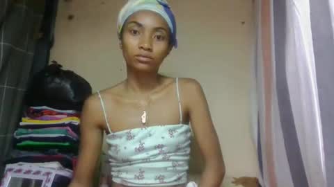 ninaeaa online show from 04/18/26, 05:00