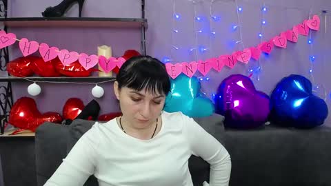 ninaflawlees online show from 02/06/25, 05:35