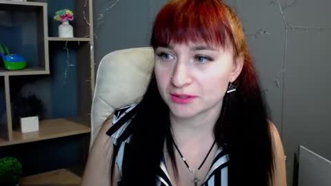 ninaflawlees online show from 11/17/25, 12:55