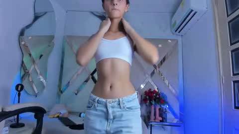 ninahtx online show from 09/14/25, 09:25