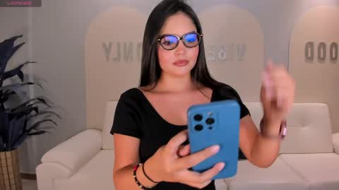 Snapshot of ninamichelle_ chatting on 05/12/26, 06:05 Nina online show from 05/12/26, 06:05