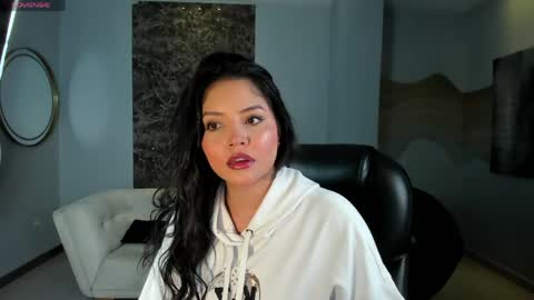 Snapshot of ninamichelle_ chatting on 06/05/26, 10:32 Nina online show from 06/05/26, 10:32