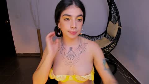 ninamonroee online show from 01/07/25, 12:24