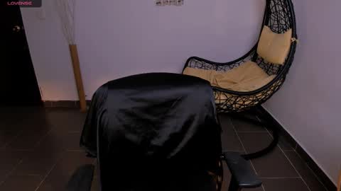 ninamonroee online show from 03/10/25, 11:49