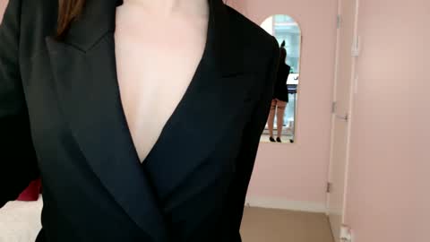 NinaOneil online show from 02/22/25, 11:13