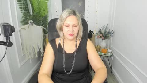 Snapshot of ninastarle chatting on 10/17/25, 05:54 ninastarle online show from 10/17/25, 05:54