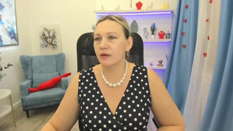 ninastarle online show from 02/18/26, 11:50