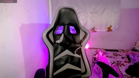 ninatinydoll1 online show from 10/31/25, 09:21