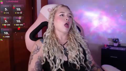 Snapshot of ninaxxstorm chatting on 03/12/25, 05:35 Nina online show from 03/12/25, 05:35