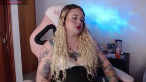 Snapshot of ninaxxstorm chatting on 10/06/25, 06:44 Nina online show from 10/06/25, 06:44