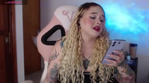 Snapshot of ninaxxstorm chatting on 10/08/25, 02:31 Nina online show from 10/08/25, 02:31