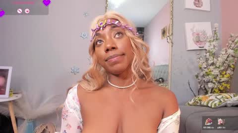 Snapshot of nini_martinii chatting on 01/19/25, 09:02 NINI  online show from 01/19/25, 09:02