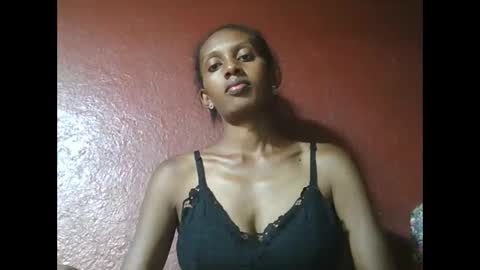 ninie246746 online show from 01/20/25, 05:37