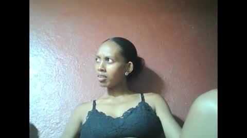 ninie246746 online show from 02/12/25, 09:52