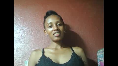 ninie246746 online show from 02/15/25, 06:02