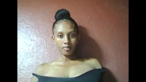 ninie246746 online show from 02/25/25, 08:58