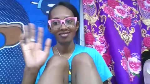 ninie246746 online show from 05/14/26, 08:32