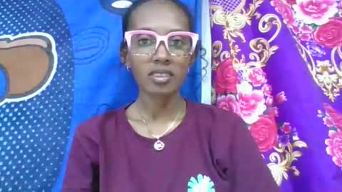 ninie246746 online show from 06/01/26, 07:32