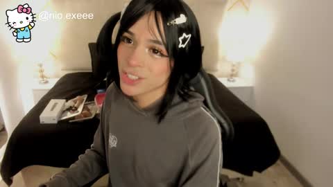 nioki_ online show from 02/25/26, 04:44