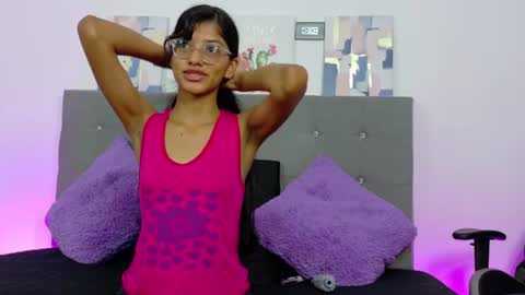 Snapshot of nira_lux chatting on 06/25/26, 02:00 Nira Lux online show from 06/25/26, 02:00