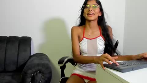 Snapshot of nira_lux chatting on 07/01/26, 01:51 Nira Lux online show from 07/01/26, 01:51