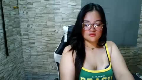 Snapshot of nitchiefucker chatting on 09/15/25, 02:50 Nadz online show from 09/15/25, 02:50