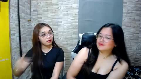 Snapshot of nitchiefucker chatting on 09/22/25, 03:25 Nadz online show from 09/22/25, 03:25