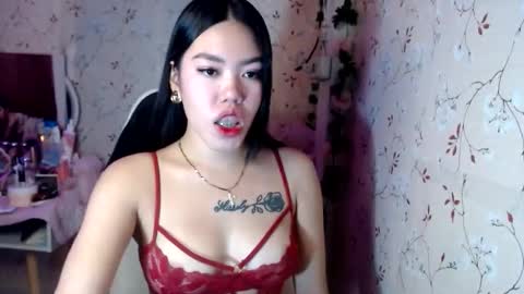 Snapshot of nitchiefucker chatting on 10/19/25, 03:29 Nadz online show from 10/19/25, 03:29