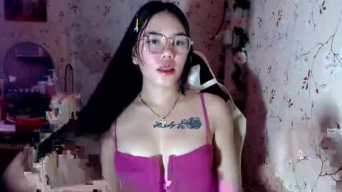 Snapshot of nitchiefucker chatting on 11/16/25, 04:34 Nadz online show from 11/16/25, 04:34