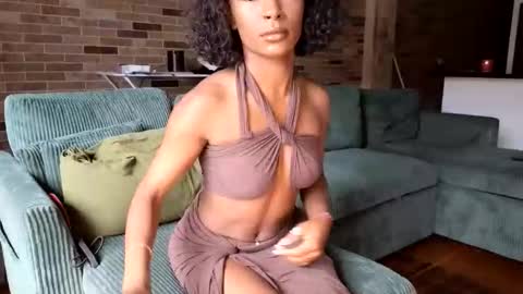 Snapshot of niviawolfe chatting on 05/07/26, 02:06 NIVIA WOLFE online show from 05/07/26, 02:06