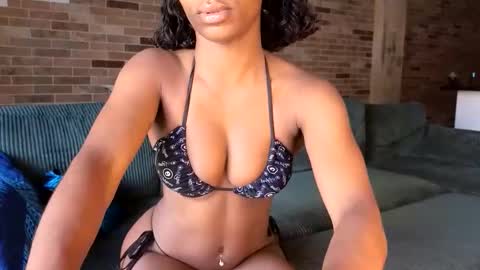 Snapshot of niviawolfe chatting on 05/15/26, 12:50 NIVIA WOLFE online show from 05/15/26, 12:50