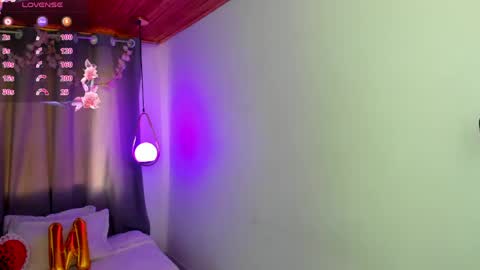 Snapshot of nixiesterling chatting on 05/31/26, 08:10 Nixie online show from 05/31/26, 08:10