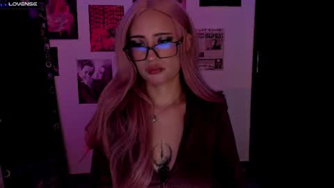 Snapshot of nixxie_ chatting on 07/10/26, 02:16 Nixxie online show from 07/10/26, 02:16