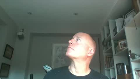 nmmm124347 online show from 11/12/25, 01:55