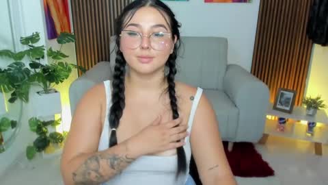 noa_perez9 online show from 02/11/25, 06:44