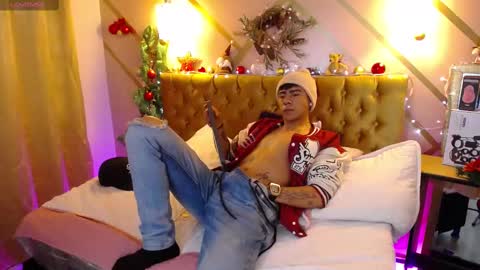 noaah77 online show from 12/30/24, 03:57