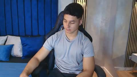 Snapshot of noah_clarkk chatting on 06/17/26, 05:47 Noah online show from 06/17/26, 05:47