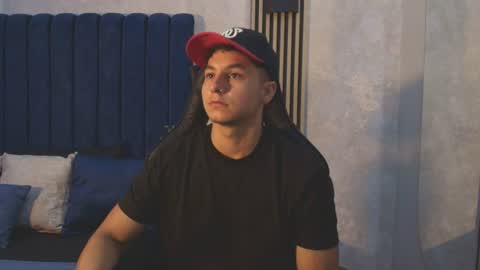 Snapshot of noah_clarkk chatting on 06/20/26, 05:38 Noah online show from 06/20/26, 05:38